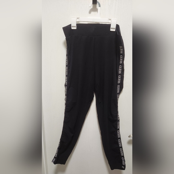 Guess yoga pants - Picture 3 of 3